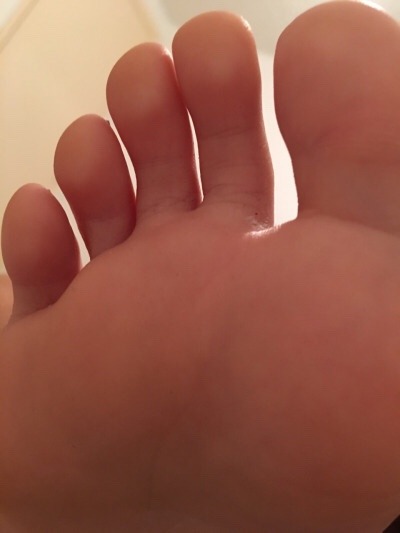 alanafootgirl:  What would you give to be this close? 💁👣🙇