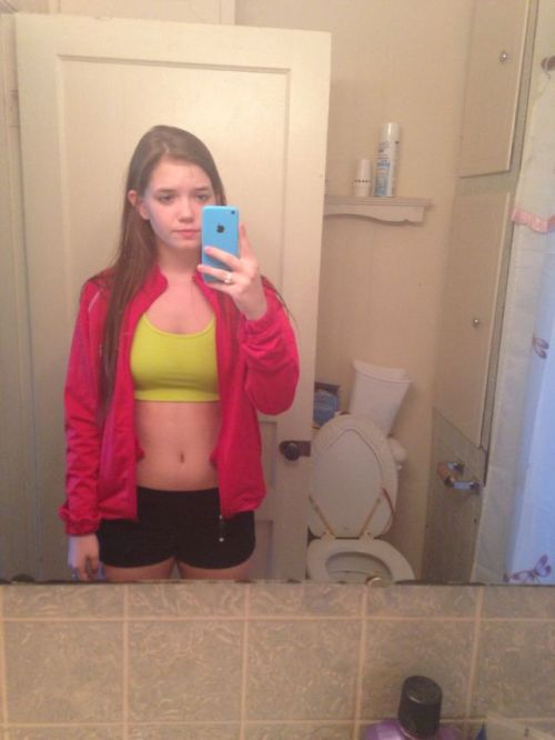 lucy-heartflawless: ficklewind: looksomewhereelse: I was wearing this outfit today to a grocery st