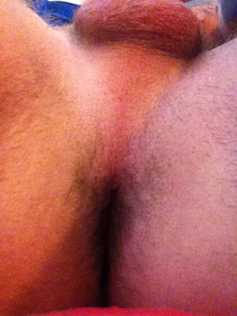 straightboyselfpics:  BUSTED  This “straight boy” has some bisexual tendencies.