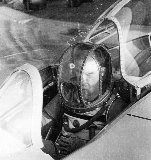 worldofaviation: Erwin Ziller, inside of a Horten 229 while in a Draeger suit  WWII flying wing, pos