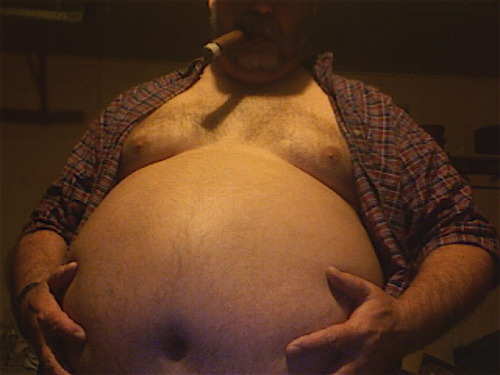 justtheseforyouandme: pregnantdude-deactivated2013091:  Bad Ass Prego Grandpa.   Paul’s b
