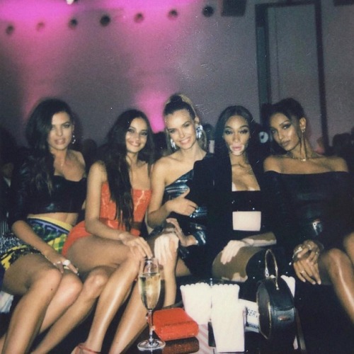 Josephine, Sofie, Kelsey, Winnie & Jasmine via Gabriel’s Instagram.