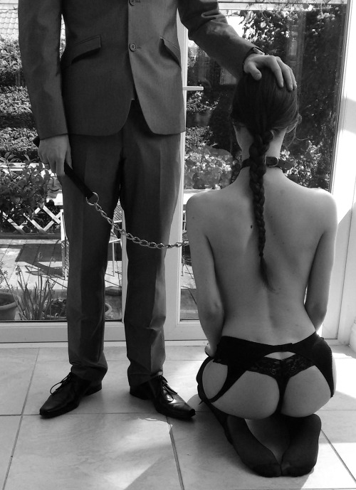onher-knees:Master and slut properly attired… Gives me goosebumps. The power, the beauty of it. This