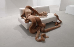 nearlya:  Li Hongbo. Flexible Woman 