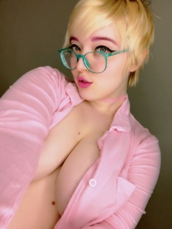 marshmallowmaximus:  Hello, lovelies! Have some selfies I snapped from a shoot today 💖