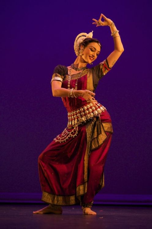 Classical Indian dance2, 6. Colleena Shakti7. Odissi dance, Bharatanatyam8, 10. Odissi dance9. Odiss