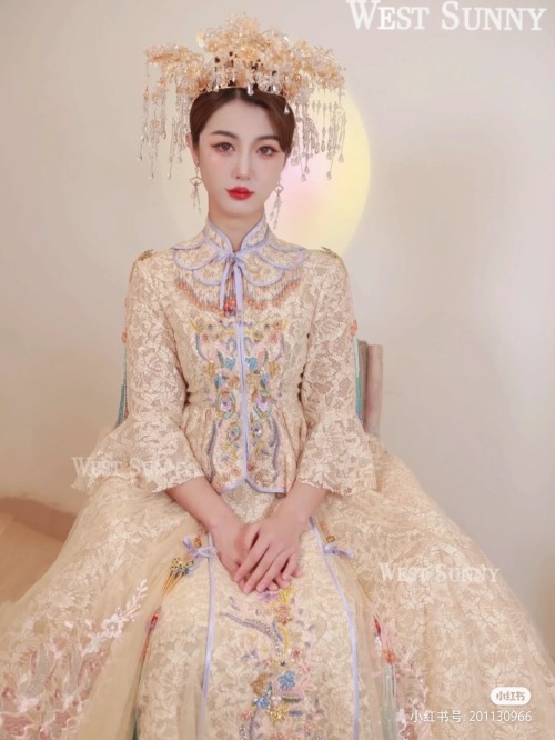 xiuhefu秀禾服 for chinese wedding