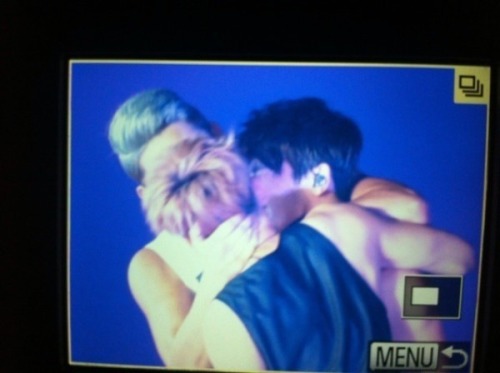 a18ldh:  130615 SS5 HongKong Donghae, Eunhyuk, Kangin Wow !!!! Kiss~~<33 cr.logo  OMG OMG OMGOMGO
