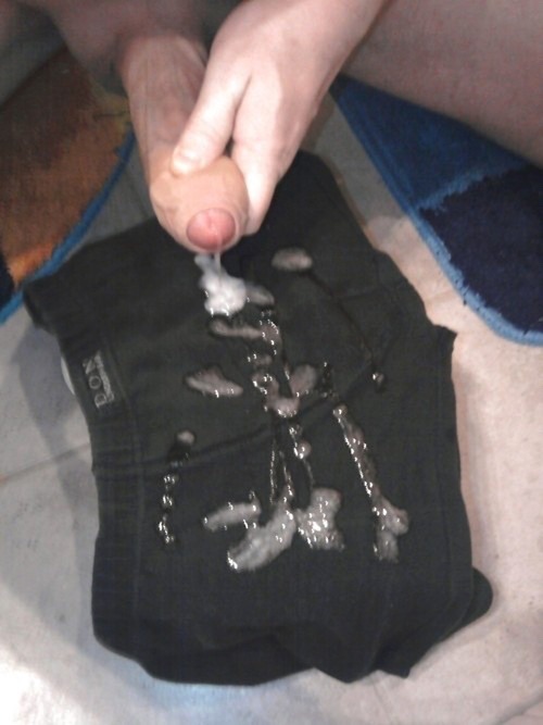 underwearsex:  bf shooting a load on your shorts