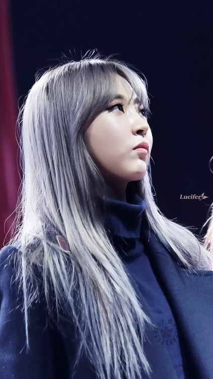 kpop-wallpaperss: Mamamoo - Moonbyul (Simple)reblog if you save/use please!!  open them to get 