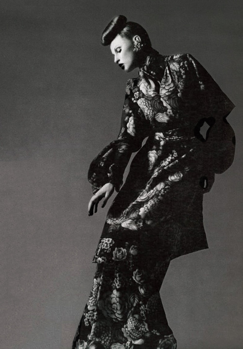 candypriceless:Apollonia van Ravenstein by Jean Jacques Bugat for Vogue Italia, March 1972 - kimon