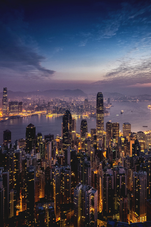 Porn Pics italian-luxury:  Sunrise over Hong Kong by