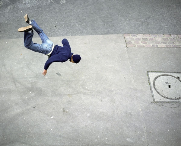 atavus:  Denis Darzacq - La Chute, 2005-06