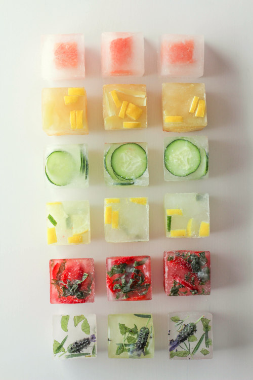 DIY 2 Flavored Ice Cube Tutorials.Top Photo: DIY Fresh Fruit Ice Cubes from Let’s Mingle.Bottom Phot