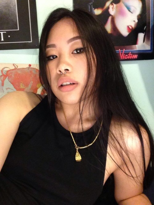 ptyrx:  It’s 3:40 and i miss having long hair 