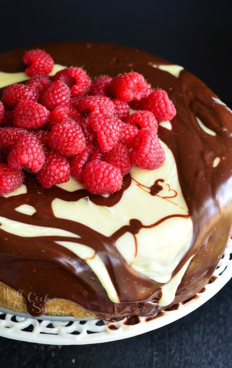 sweetoothgirl:  Double Chocolate Ganache and Raspberry Cheesecake