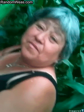 ctm-que-hace-calor:  randomweas:  Linda tia n.n  La amamos &lt;3