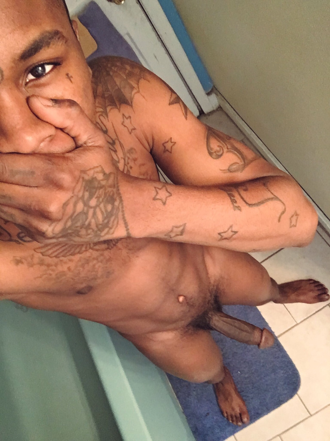 sexybrowneyes77:  imchillnjustchilln:  😎🙌🏾😏 dayday😎🙌🏾😜 Ig: