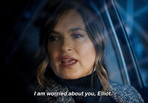 elliot-olivia:You have PTSD. […] You were jumpy, you looked exhausted, you have circles under your e