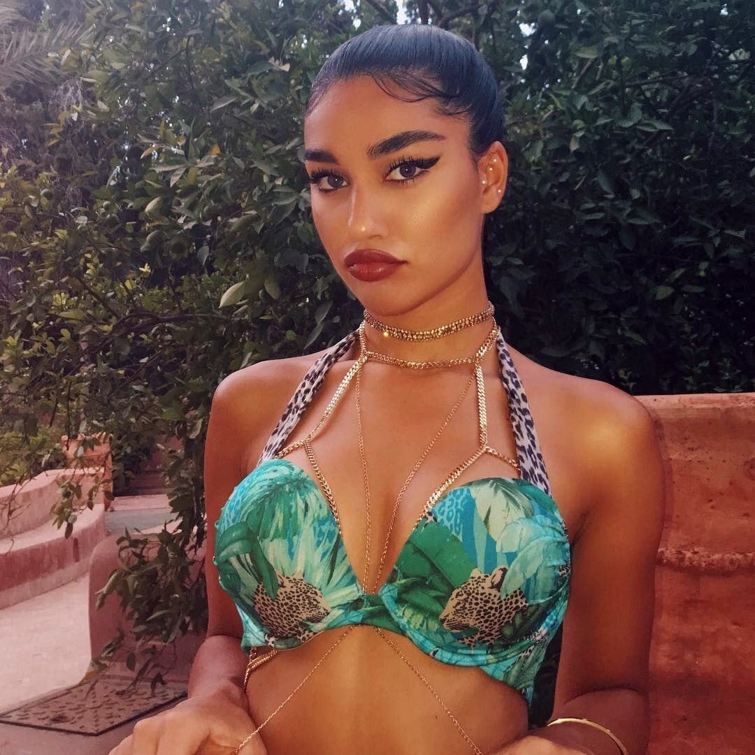 fashionistasrus:  Instagram: itsme.yaz
