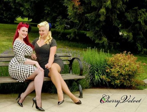 Porn drawnwithcurves:  Ruby Roxx and Bianca Bombshell photos