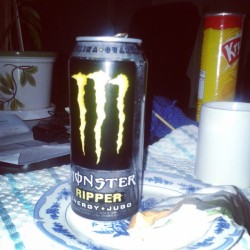 #monster #ripper #energy #jugo #bebida #energetica #yica #nochedepelicula #jijiji