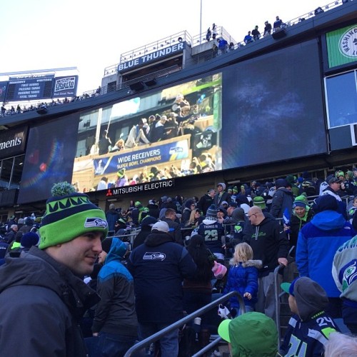 Watching the parade from the stands!!! #celebrate48 #seahawks (at CenturyLink Field)