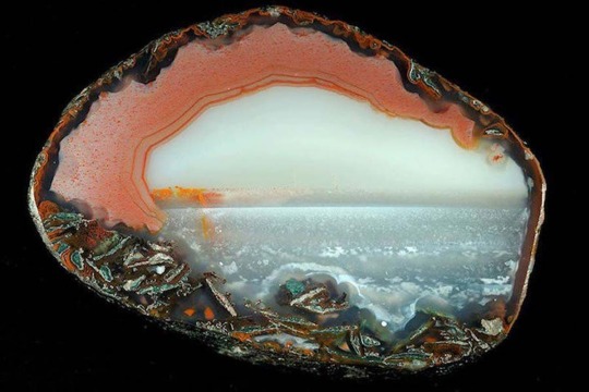 Marine agate I love picture stones, whether landscape limestones such as Pietra Paesina from Italy (see http://on.fb.me/1NcRckv)...