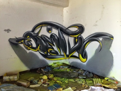 supersonicart:  Odeith’s Forced Perspective Graffiti. Graffiti artist Odeith creates absolutely stunning visual treats with his anamorphic/forced perspective works that fool the eye into seeing three dimensional, floating letters. See more of Odeith’s
