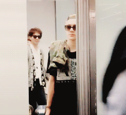 Sex  sehun looking good in those shades    pictures