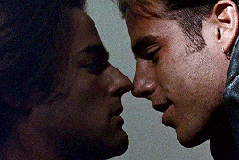 queen-screen:  pajaentrecolegas:MIKE DYTRI and CRAIG GILMORE as Luke and Jon in The Living End (1992) NR (18+) | 81min | LGBTQ, Comedy, Drama, Crime, Romance | 1992 Wikipedia: “Luke is a restless and reckless drifter and Jon is a relatively timid