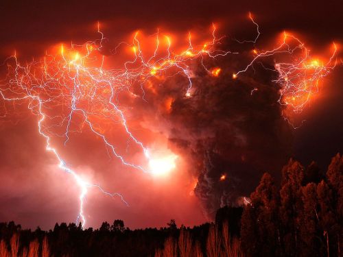 startswithabang:Mostly Mute Monday: Volcanic Lightning“During thunderstorms, approximately ten Coulo