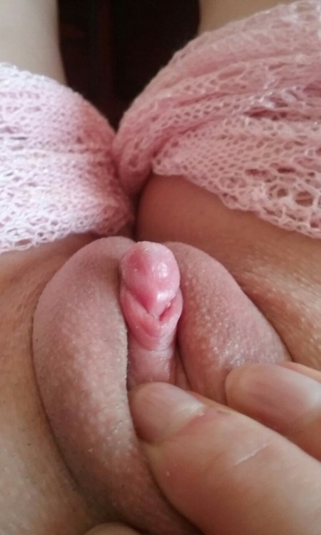 fatpusslover:  Super CLIT 🤓 porn pictures