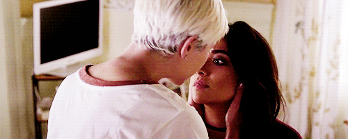 lezships:  Pretty Little Liars - Emily and Sara - ?