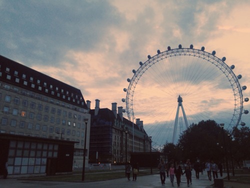 breezyashell:  London Eye. 