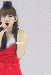sonesource:  Soshi Christmas Countdown 🎄 December 19th: Santa Baby (091231) 