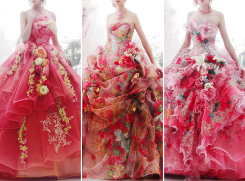 socialmediasocrates: acotarian: readytocomply: giandujakiss: chandelyer: wedding gowns by Stella De 