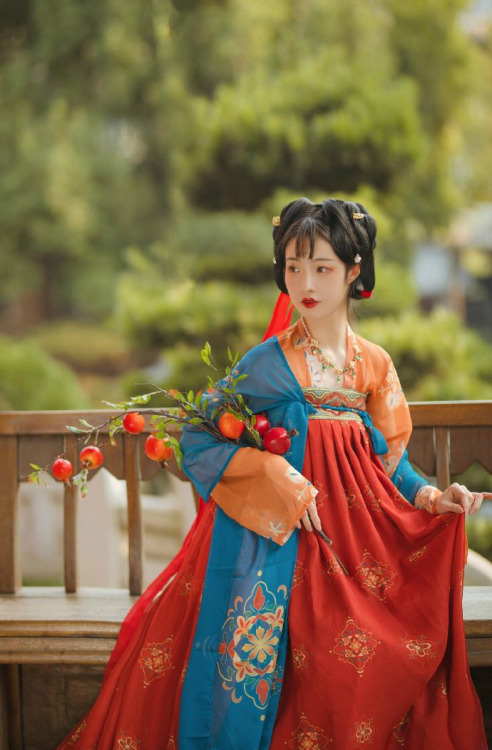 hanfugallery:chinese hanfu by 呱兮兮_