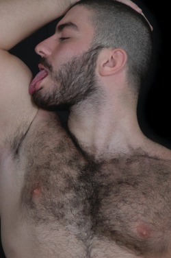 thorspage:  YUMMY PIT &amp; NIPPLES..WOOF WOOF !!!!!!!!!!!!!!!!!!!!!!! 