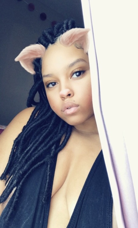 XXX truuqueen:  I’m digging these faux locs photo