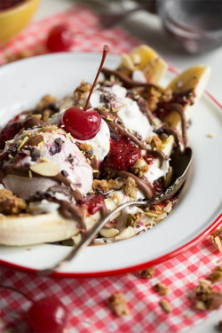 umq:  Vegan Banana Split by (Angela Liddon)