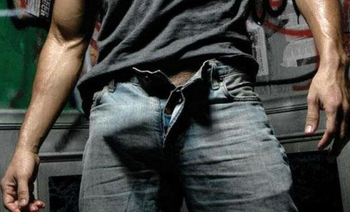 menintojeans: Time to start busting these old jeans up. Thin out my bulge outline with a razor, fill