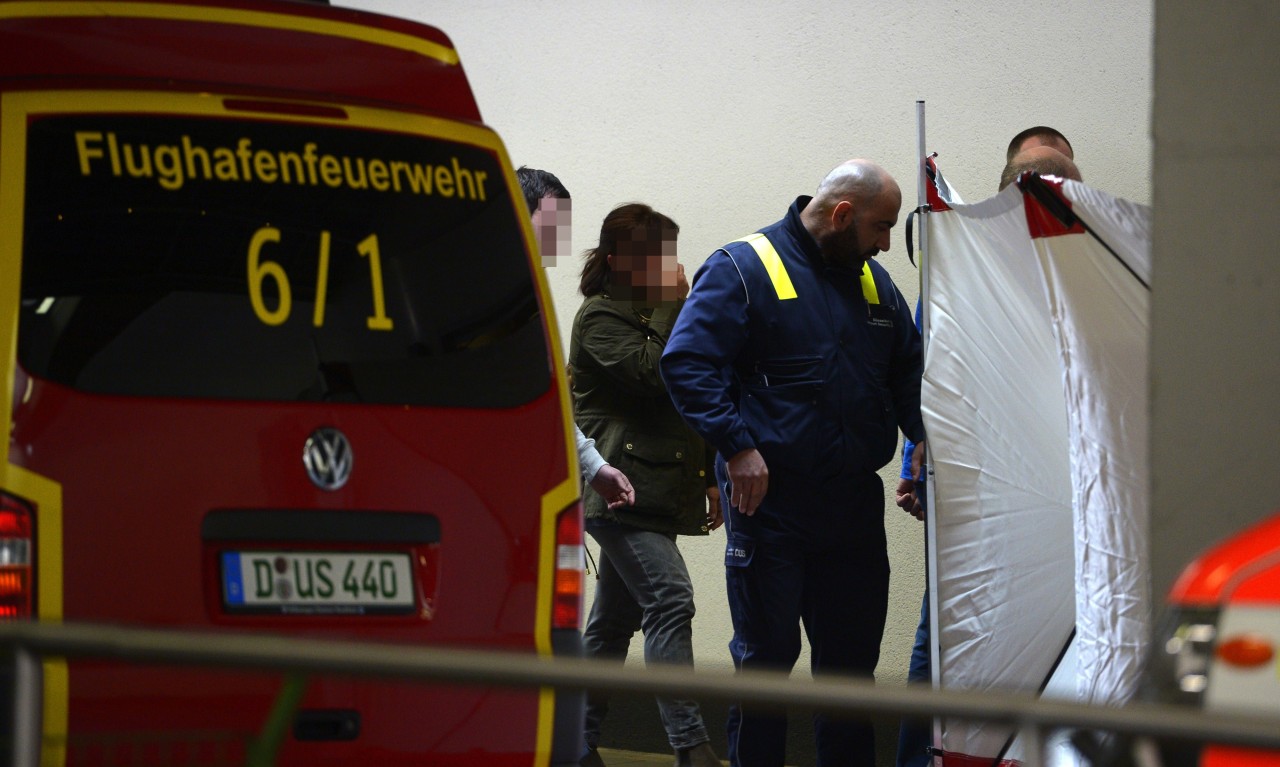 Accidente de un Airbus A320 en Los Alpes. El avión de la compañía Germanwings que se estrelló esta mañana de martes 24 de marzo 2015, con 142 pasajeros y 6 tripulantes, en Los Alpes franceses tras despegar de Barcelona en dirección a Dusseldorf “no...