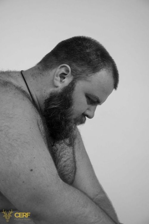 bearhoss: forbearlovers:  Hot black and white photos