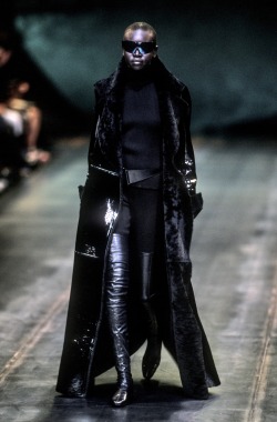 XXX sinistersoloist:Paco Rabanne FW01 photo