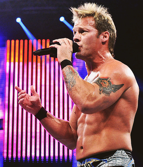 bad-tina:  Awh, that hair *.* ∞ ‹ з  That hair, that body, Jericho is perfect!!!