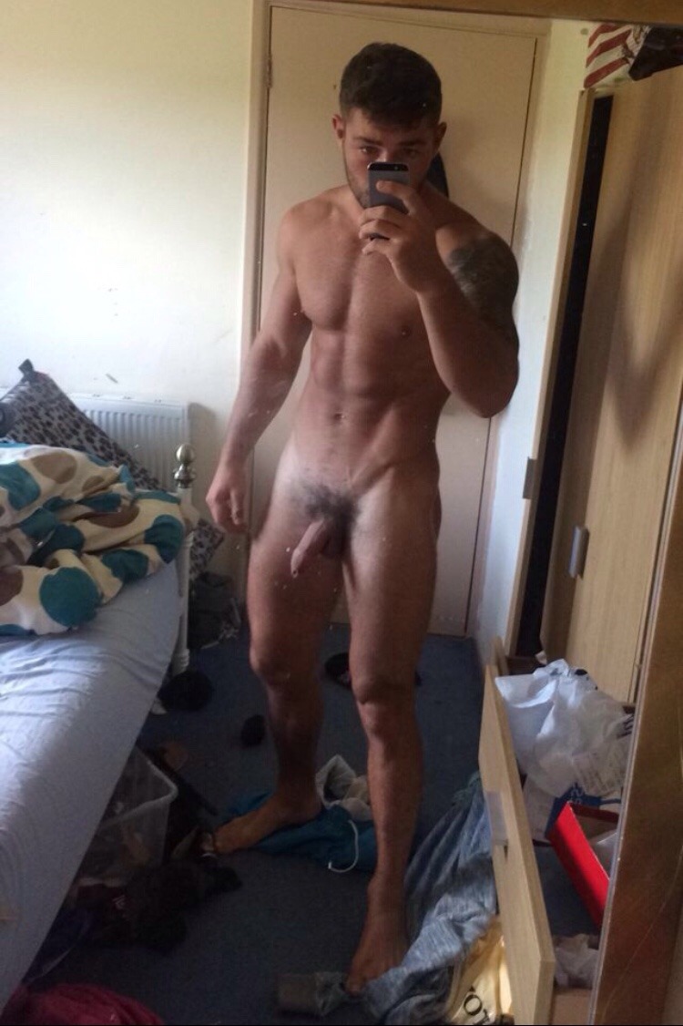 exclusivekiks:  Hot lad 🔥🔥🔥🔥🔥💋💋💋💋  Follow me:  http://exclusivekiks.tumblr.com/