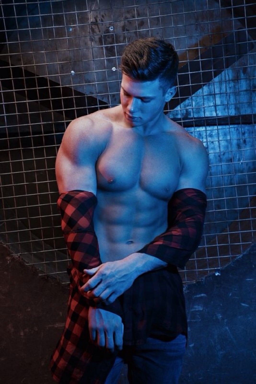 Join our new collective muscleboys blog â€œbestofshirtlessâ€. The best pictures