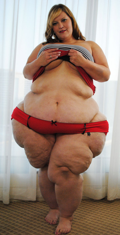 everything-i-find-sexy:  Jenni Bombshell. I love this girl  ❤️