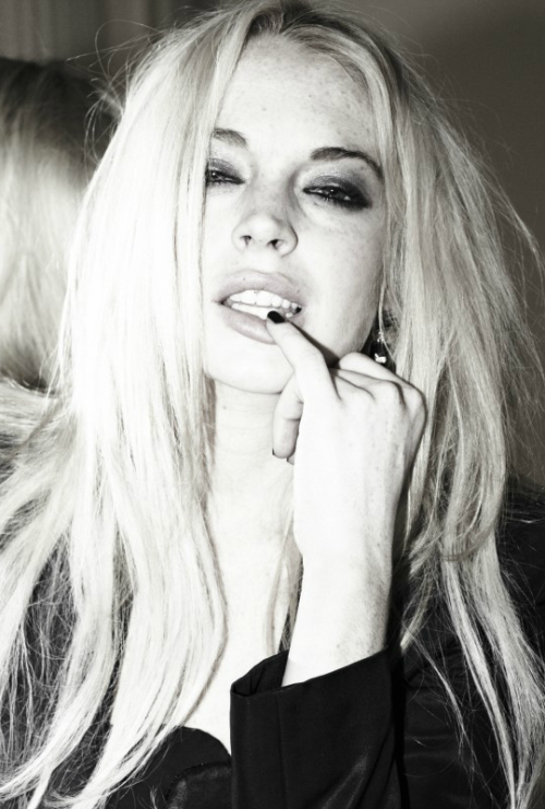 everythinglindsaylohan: Lindsay Lohan photographed by Frédéric Pinet for the October 2